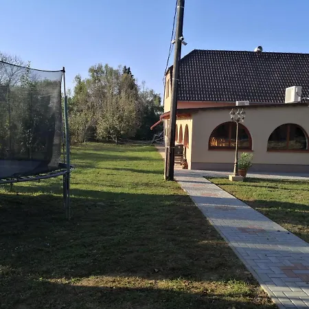 Novak Panzio فندق مبيت وإفطار *