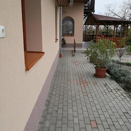 فندق مبيت وإفطار Novak Panzio Szigetvár